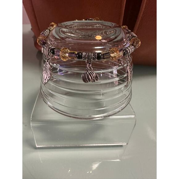 Handcrafted Autumn Harvest Charm Bracelet: Pumpkin & Leaf Dangle - Picture 4 of 7